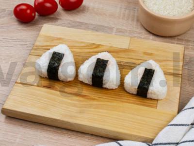 Onigiri su vyšniniais pomidorais ir sriracha padažu Žingsnis 3