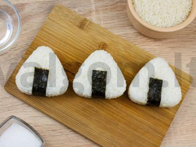 Onigiri su sūriu ir sezamo sėklomis Žingsnis 3