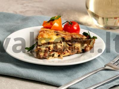 Moussaka su kalendra pagrindine nuotrauka