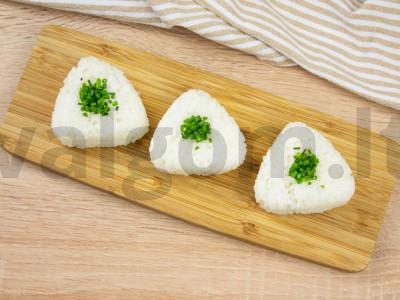 Onigiri su omletu Žingsnis 2