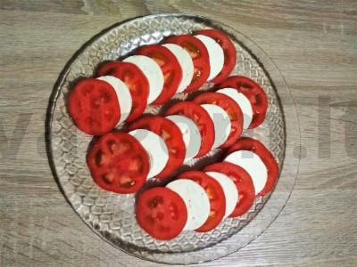 Aromatingas pomidorų ir sūrio "Caprese" užkandis Žingsnis 2