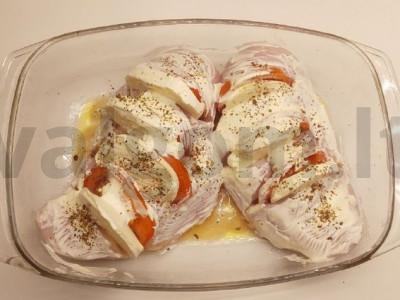 Kreminė krūtinėlė "Caprese" su pomidorais ir mocarela Žingsnis 2