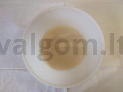Medaus bandelės su riešutais Žingsnis 1