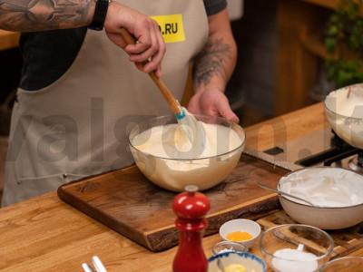 Baltojo šokolado ir laimo varškės pudingas Žingsnis 1