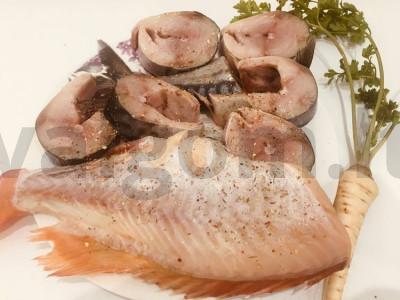 Skumbrė su jūros ešeriu ir daržovėmis orkaitėje Žingsnis 1