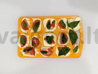 Gardi vištienos filė su "Caprese". Žingsnis 2