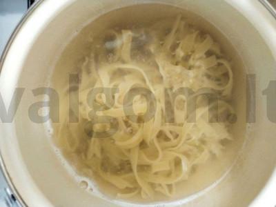 Gardžios Caprese salotos su tagliatelle makaronais Žingsnis 1