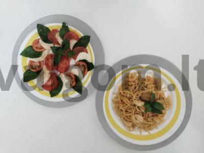 Originalus "Caprese" salotų su "Tom Yum" pasta receptas pagrindine nuotrauka