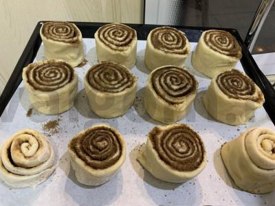 Klasikinės "Cinnabon" bandelės su kvapniu cinamonu Žingsnis 5