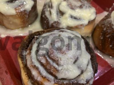 Klasikinės "Cinnabon" bandelės su kvapniu cinamonu pagrindine nuotrauka