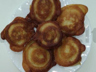 Fritters su malta mėsa pagrindine nuotrauka