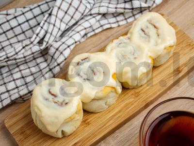 Cinnabons su cukraus pakaitalu ir kremu Žingsnis 6