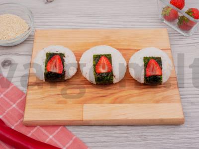 Onigiri su braškėmis ir aitriosiomis paprikomis Žingsnis 7