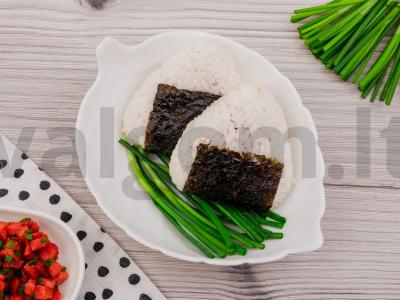 Onigiri su aštria dešra pagrindine nuotrauka