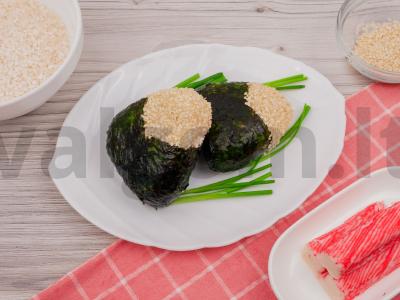 Onigiri su šviežiais krabais Žingsnis 7