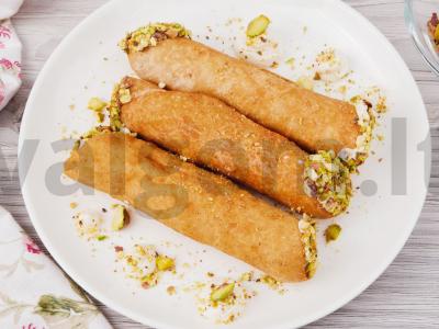 Cannoli su rikota pagrindine nuotrauka