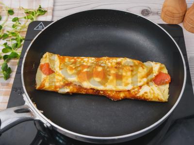 Omletas su lašiša ir varškės sūriu Žingsnis 4