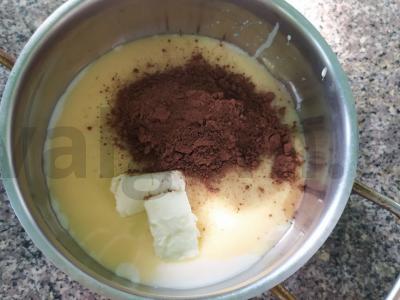 Brazilijos Brigadeiro saldainiai. Žingsnis 1