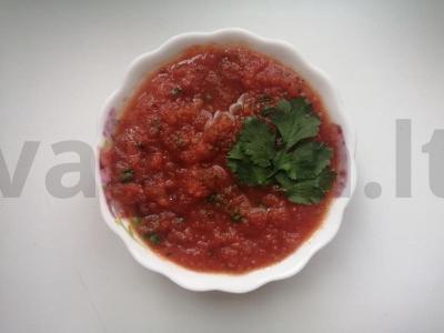 Meksikietiška česnakinė salsa. pagrindine nuotrauka