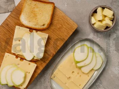 Ementalio sūrio skrebučiai Žingsnis 1