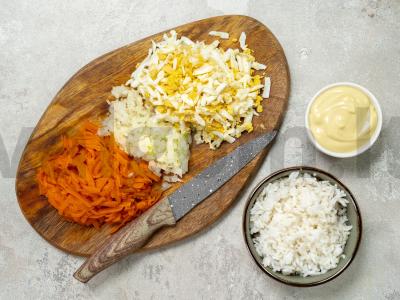 Klasikinės žuvies salotos su ryžiais ir kiaušiniu Žingsnis 1