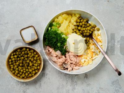 Žuvies salotos su bulvėmis ir žirneliais Žingsnis 2