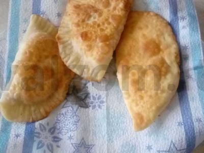 Čeburekai yra skanūs pagrindine nuotrauka