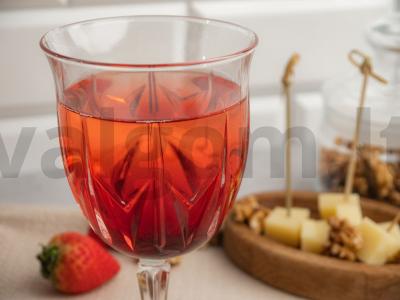 Kokteilis "Kir Royale". Žingsnis 3