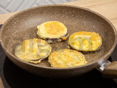 Ešerys su baklažanais tešloje Žingsnis 6