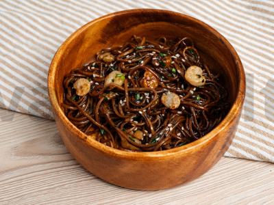 Soba su krevetėmis ir unagi padažu pagrindine nuotrauka