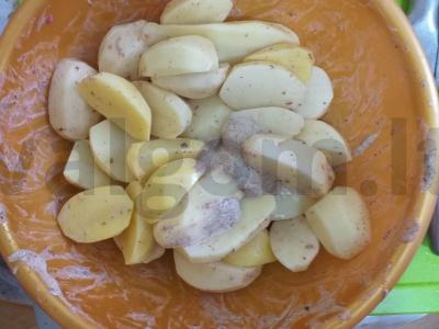 Aromatinga vištiena su bulvėmis orkaitėje adžikoje Žingsnis 2