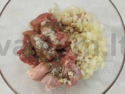 Kiauliena, kepta su moliūgais ir bulvėmis Žingsnis 1