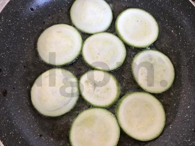 Traškučiai su cukinijomis grietinės padaže Žingsnis 2
