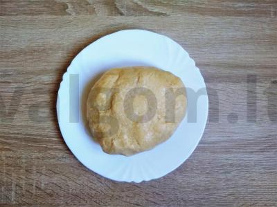 Oro bananų ir grietinės pyragas Žingsnis 1