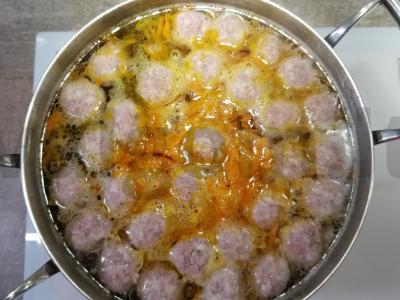 Naminė sriuba su mėsos kukuliais ir makaronais Žingsnis 3