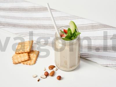 Avokadų ir bananų kokteilis pagrindine nuotrauka