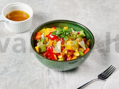 Šiltos salotos su avokadais multicooker keptuvėje pagrindine nuotrauka