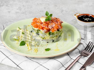 Avokadų ir nori salotos pagrindine nuotrauka