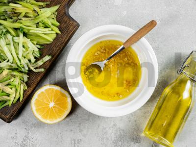 Avokadų salotos su alyvuogių aliejumi Žingsnis 2