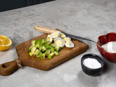 Salotos su avokadais ir putpelių kiaušiniais Žingsnis 1