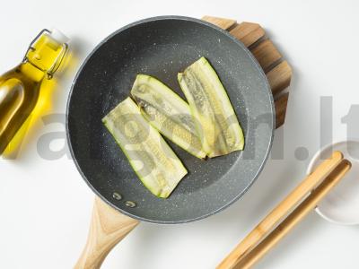 Avokadų užkandis su cukinija Žingsnis 1
