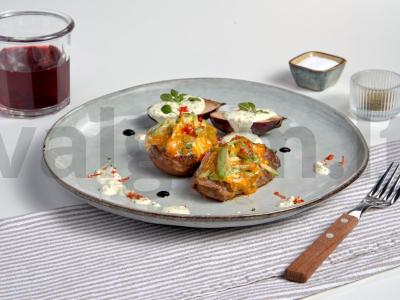 Kepta kiauliena su avokadais pagrindine nuotrauka