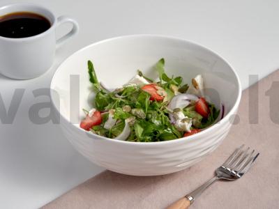 Avokadų salotos su braškėmis pagrindine nuotrauka