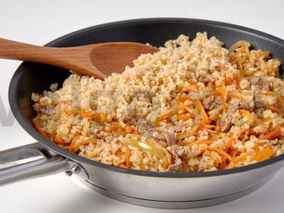 Bulgur plovas su jautiena keptuvėje Žingsnis 4