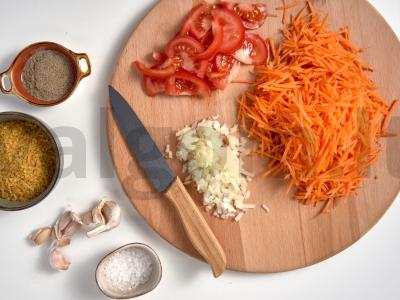 Bulgur garnyras su morkomis Žingsnis 1