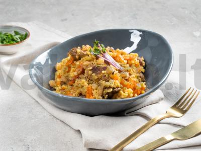 Bulgur plovas su antiena pagrindine nuotrauka