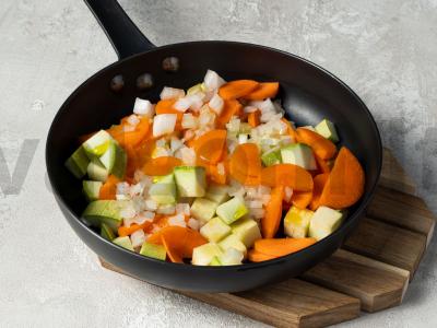 Bulgur su vištienos kepenėlėmis ir daržovėmis Žingsnis 2