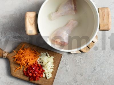 Bulgur rizotas su vištienos sultiniu Žingsnis 1
