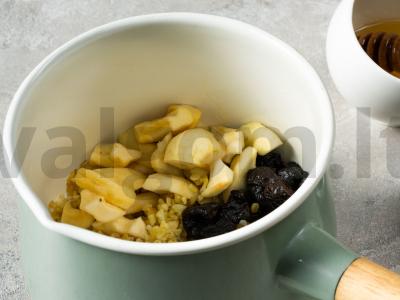 Bulgur košė su džiovintais vaisiais ir medumi Žingsnis 2