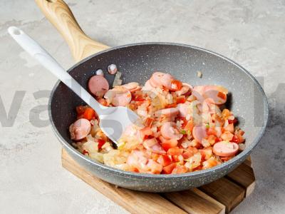 Bulgur su dešrelėmis Žingsnis 1